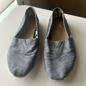 Toms denim size 5.5